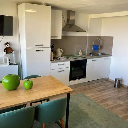 Lovely Acacia Апартаменты *