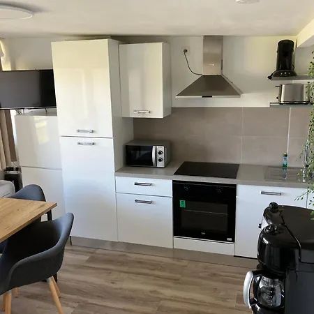 Lovely Acacia Апартаменты Де-Хаан